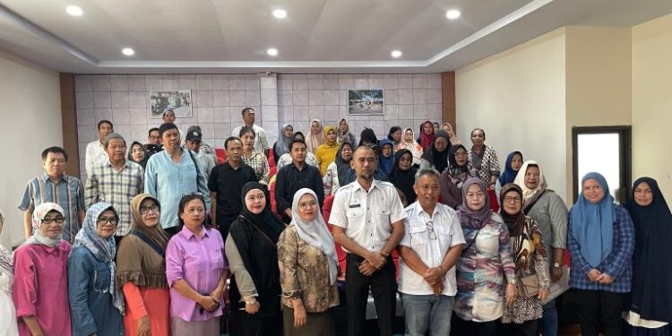 PLT Camat Ujung Pandang Hadiri Kegiatan Pengelolaan Arsip Statis Layanan