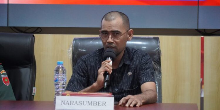 Plt Camat Ujung Pandang Berikan Penyuluhan ke Masyarakat Demi Suksesnya Pilkada 2024