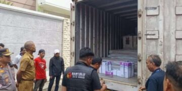 Plt. Camat Ujung Pandang Bersama Tripika Turut Pantau Penerimaan Logistik Pilkada Tahun 2024