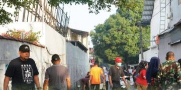 Camat Tamalate dan Sekcam Pimpin Kegiatan Sabtu Bersih Kerja Bakti Bersama