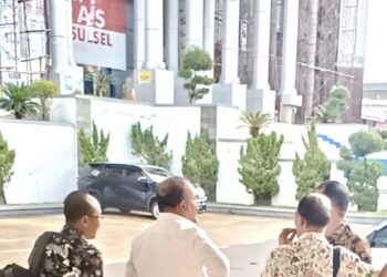 Bungkam Saat Dimintai Wawancara, Sejumlah Kadis Berusaha Menghindari Wartawan Usai Diperiksa Kejati Sulsel.