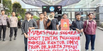 Aktivis Aliansi Mahasiswa Pemerhati Pendidikan (AMPP) Geruduk Kemenristekdikti Menuntut SK Pemberhentian Rektor UNM