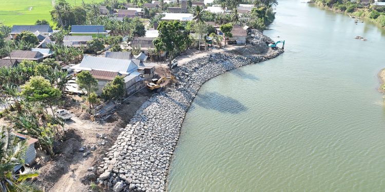 Pembangunan Pengendali Banjir Sungai Walanae Kab. Wajo Capai 77 persen